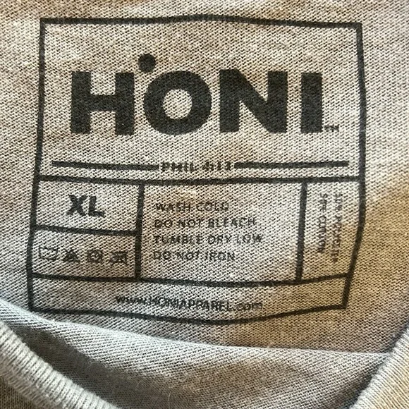 Gray And Red Honi Short Sleeve T-Shirt - Picture 4 of 4